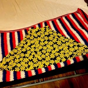 Flower skirt black and yellow